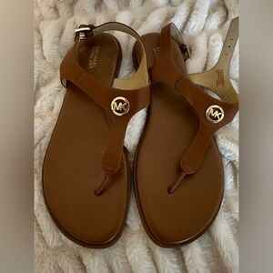 ❤️Michael Kors tan sandals. Size 10, worn twice.❤️